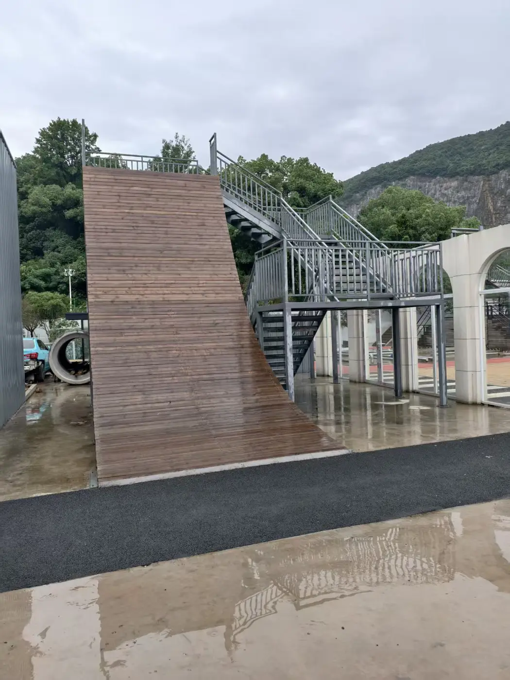 高架木质陡坡训练塔现场实拍